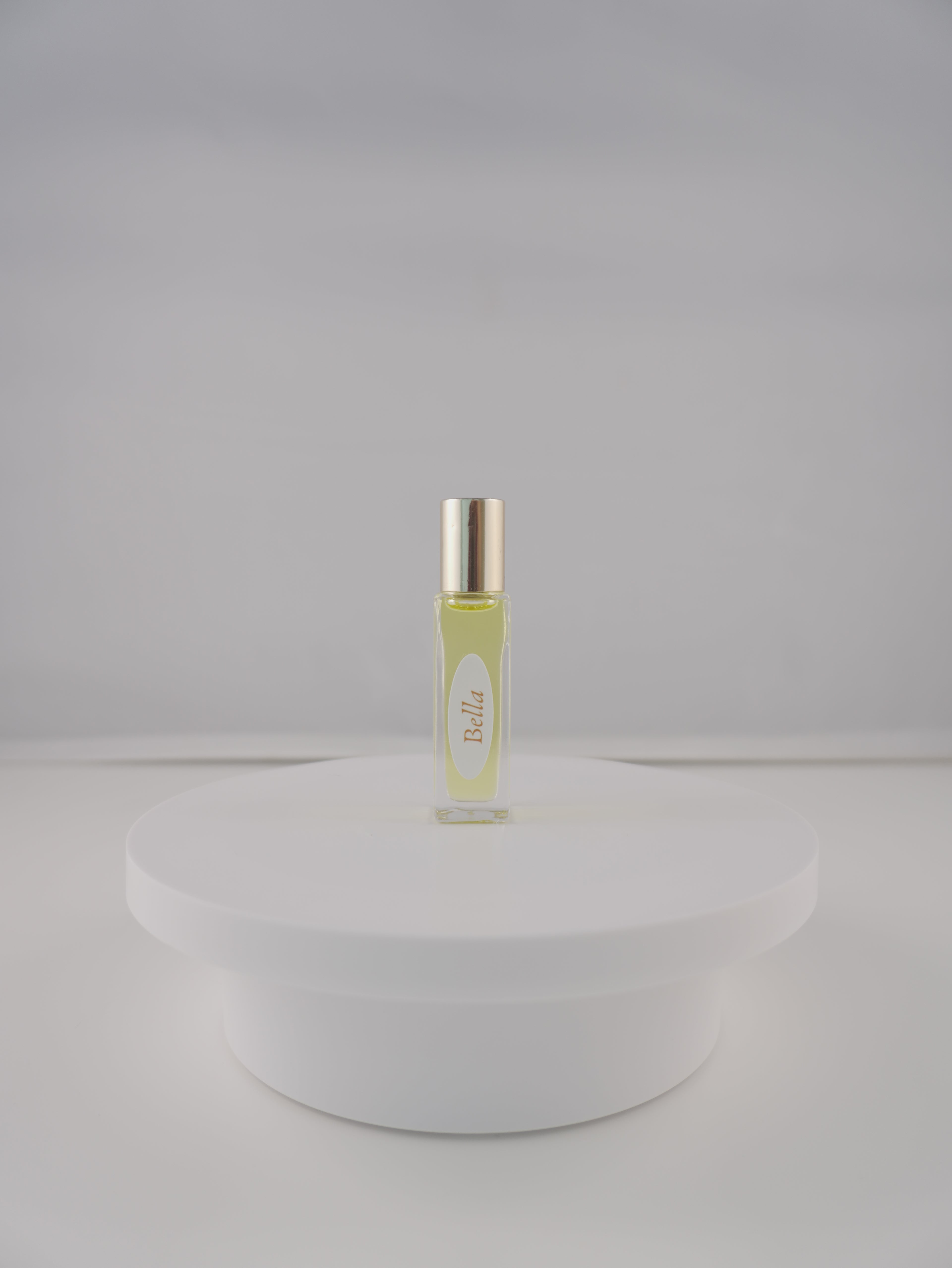 BELLA PERFUME OIL - A Scented Ritual for Soft Strength