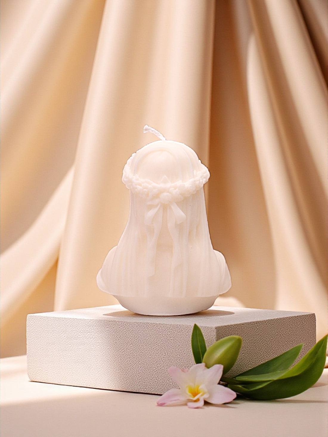 ARIA - VEILED LADY
